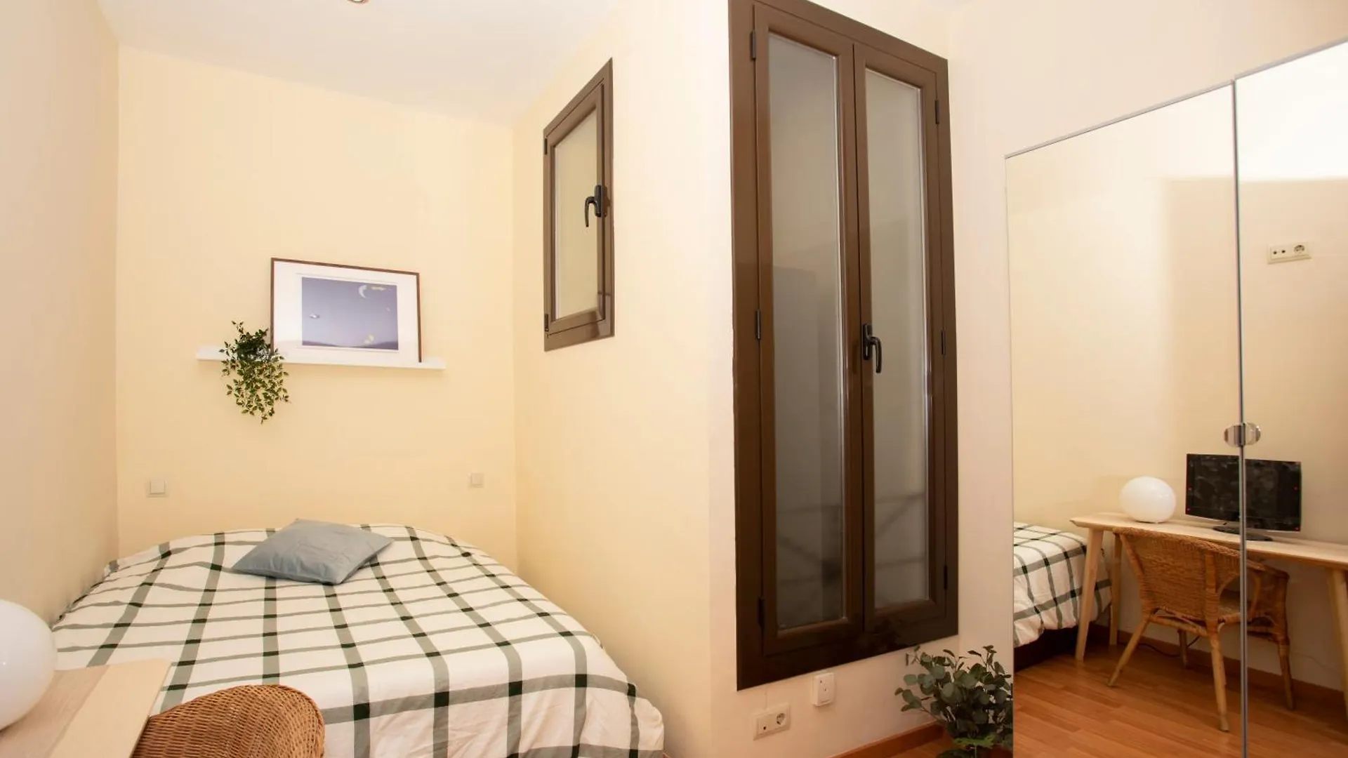 Modern Apartments Center Exiample برشلونة