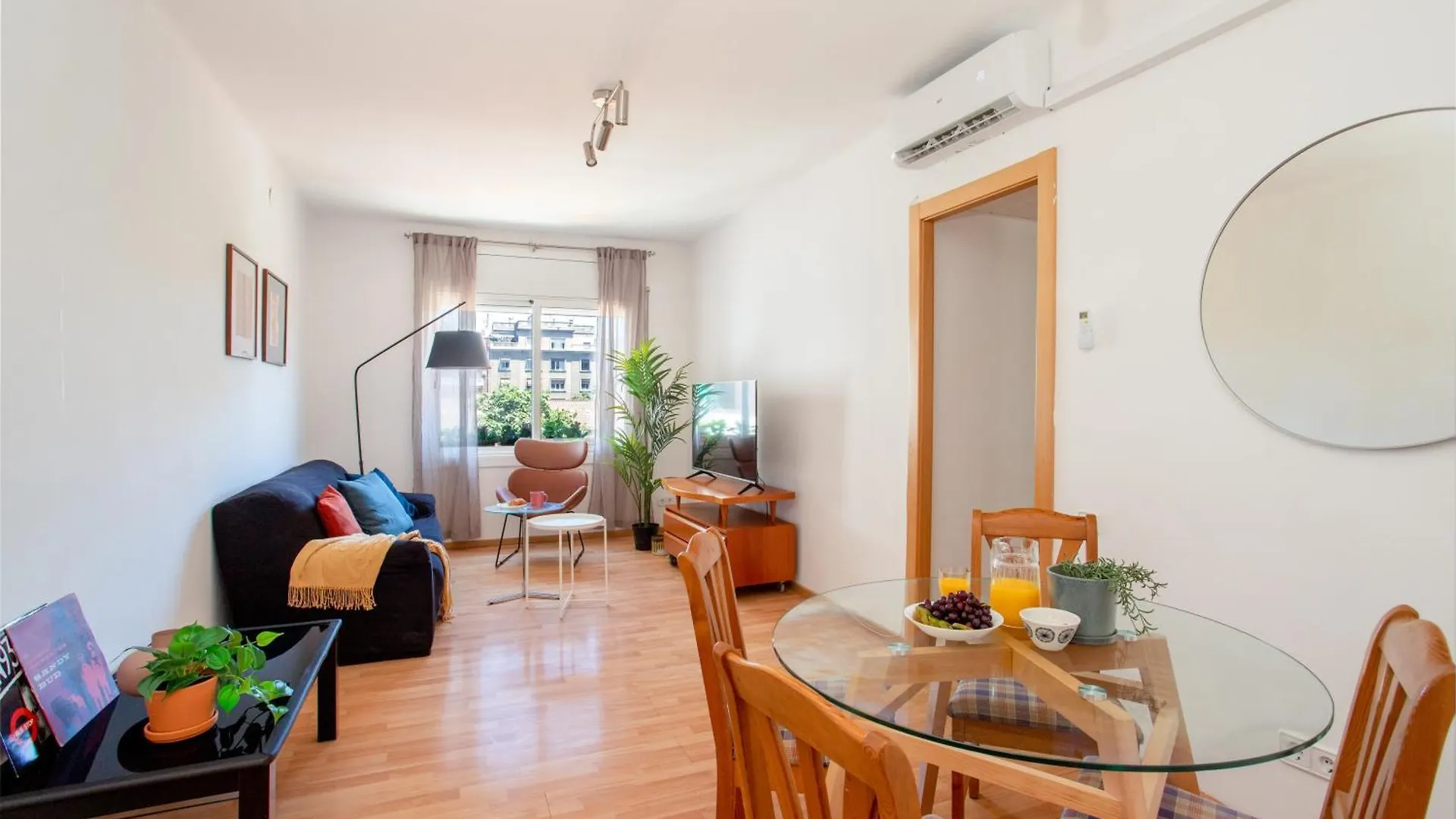 Modern Apartments Center Exiample برشلونة