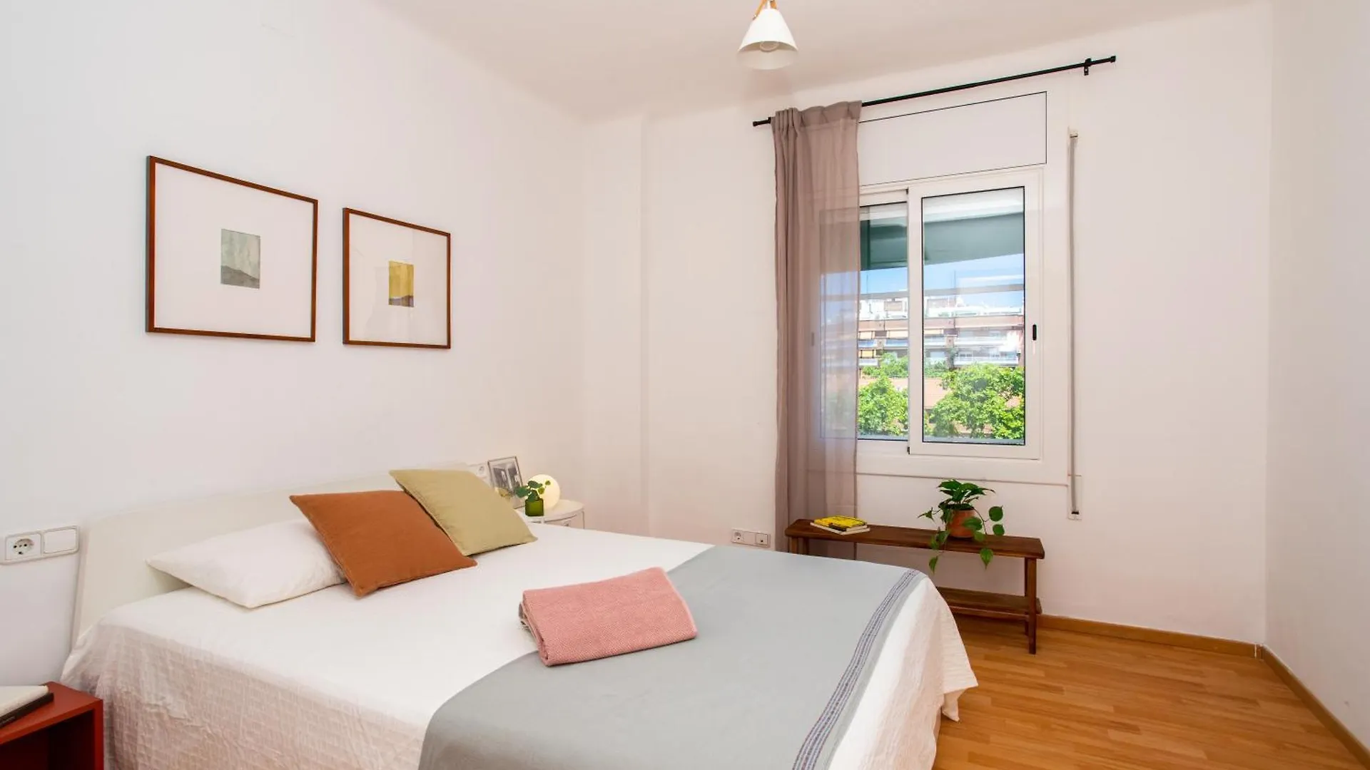 Modern Apartments Center Exiample برشلونة