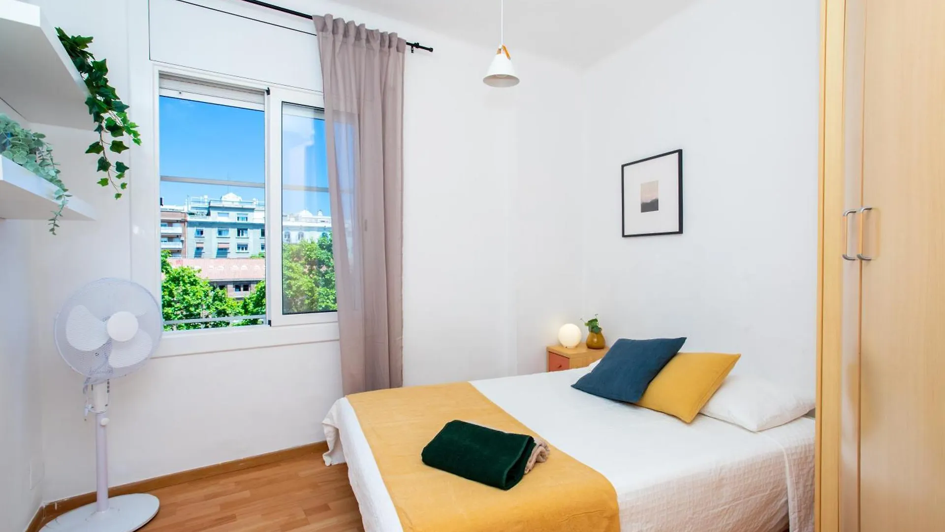 Modern Apartments Center Exiample برشلونة